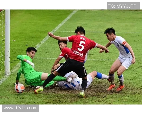 成都独家采访足球明星揭秘他们的训练生活与比赛心路历程